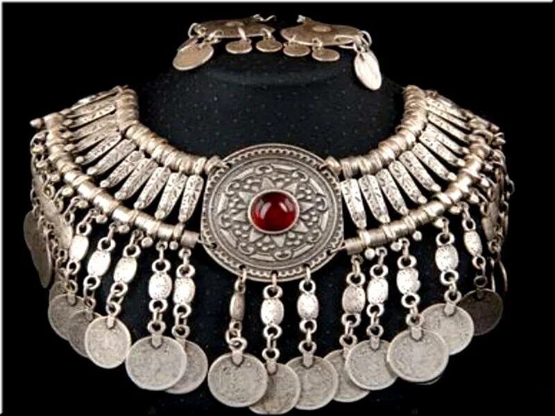 красивая бижутерия. красивые броши. ювелирные украшения для женщин. женское украшение 6. французские украшения.