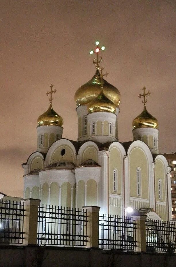 Храм Спиридона Тримифунтского в Москве. Храм Спиридона Тримифунтского приход в Нагатинском. Храм Нагатинский Затон храм Спиридона. Храм Спиридона Тримифунтского в Нагатинском Затоне, Москва. Храм спиридона тримифунтского приход