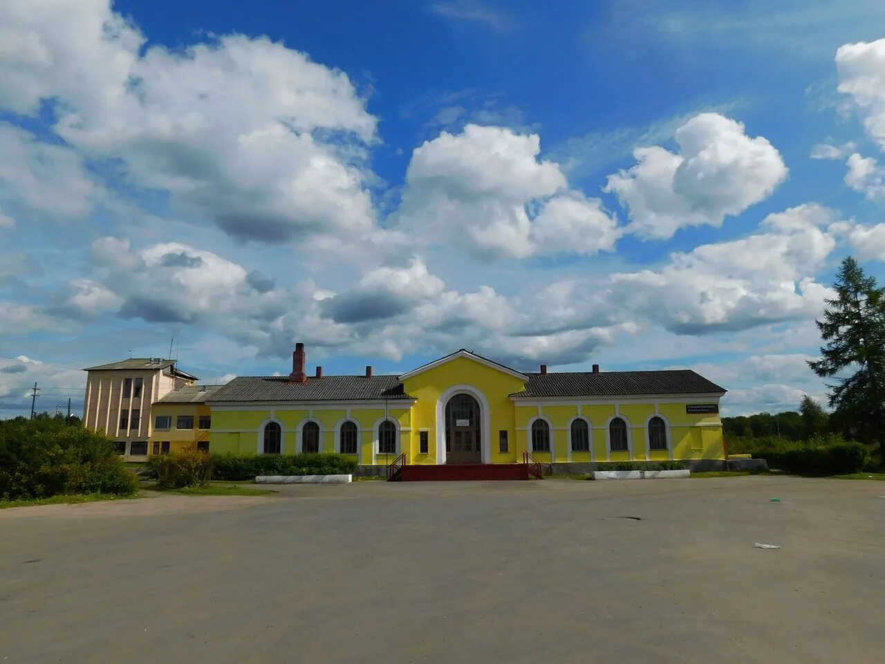 Мойка новгородская область. Батецкий поселок. Посёлок Батецкий Новгородской области. Батецкий вокзал. Батецкий район вокзал.