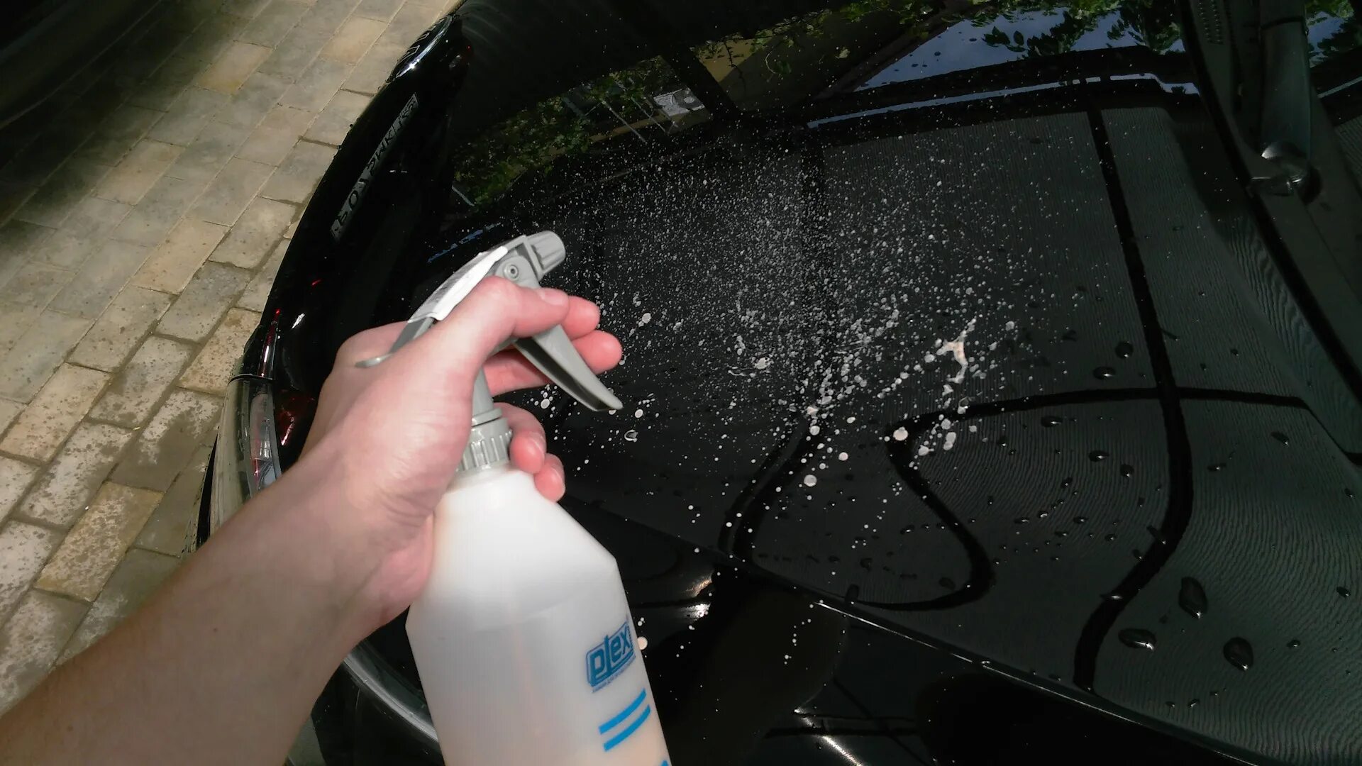 Почему жидкая. Полимер для мойки автомобиля. Покрытие воском автомобиля. Жидкое стекло для автомобиля. Полимерный воск мойка авто.