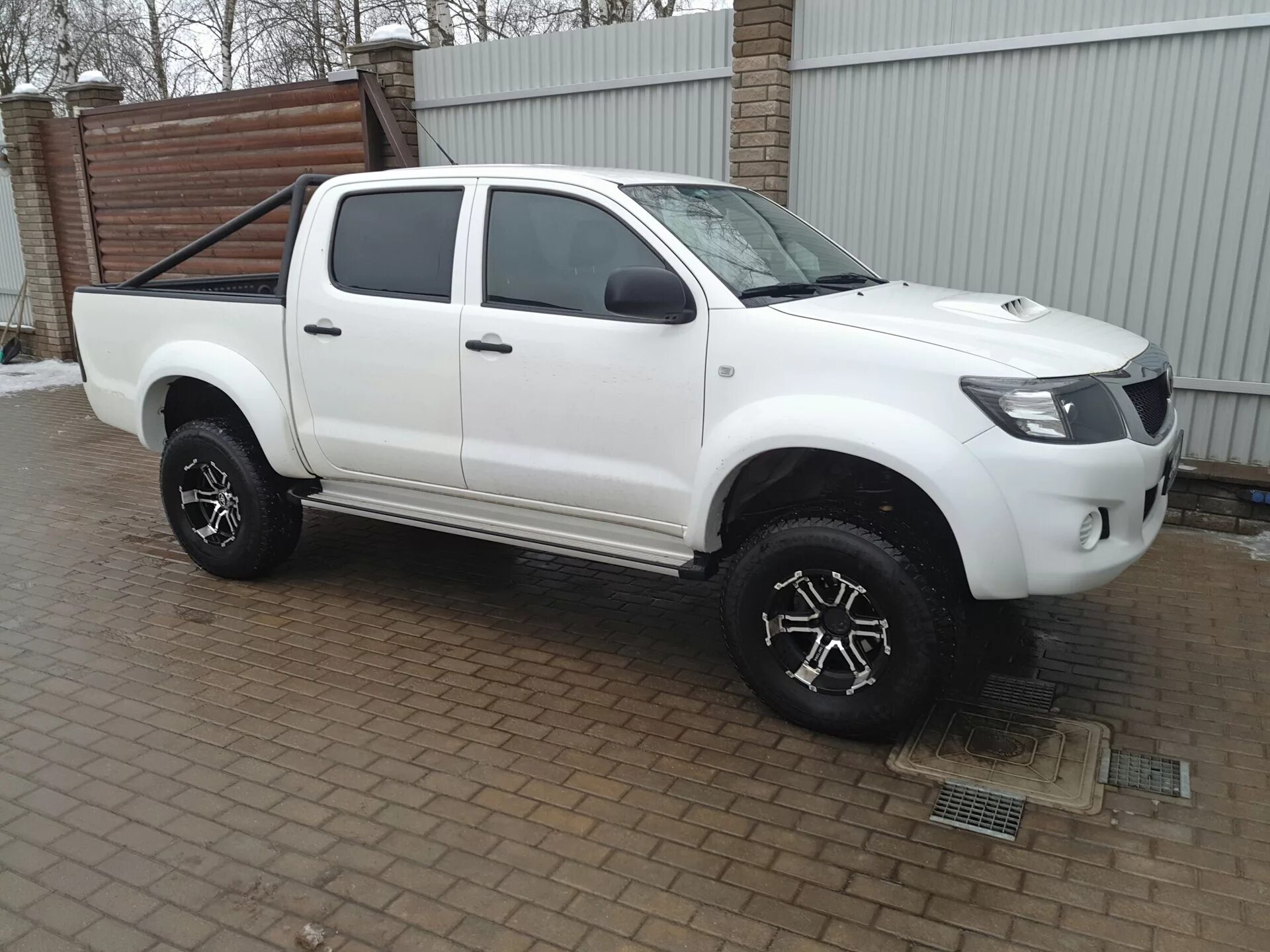 Тойота Хайлюкс 2012 белый. Toyota Hilux 2014 белый. Тойота Хай Лакс 2012. Тойота Хайлюкс пикап 2012.