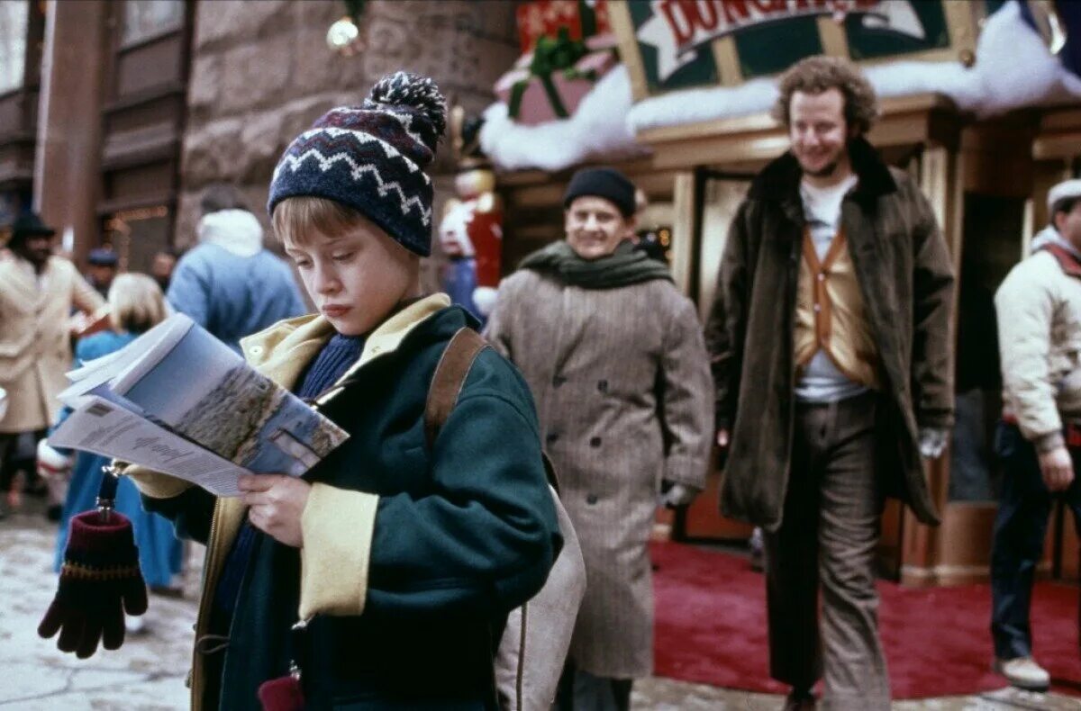 1 дома фото. Один дома 2: Затерянный в Нью-Йорке (1992). Кевин один дома 2. Один дома Затерянный в Нью-Йорке. Один дома 1 Затерянный в Нью-Йорке фильм 1992.
