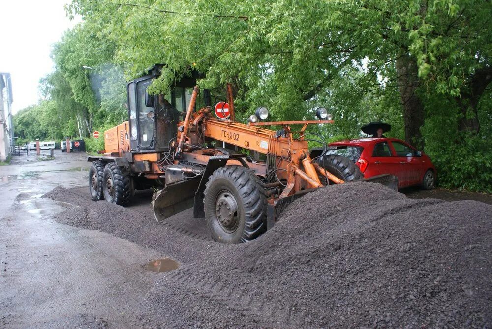 Дорожное управление ярославль. Укладка нижнего слоя асфальтобетона. Ремонтные работы в ярославле. Угличское дорожно-строительное управление. Ярославль работа фрунзенский.