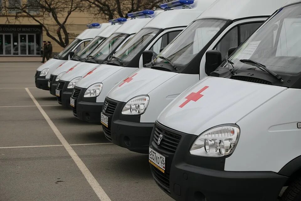 автопарк скорой. реанимобиль газель next. машина скорой помощи. парк машин скорой помощи. брянская городская станция скорой медицинской помощи.