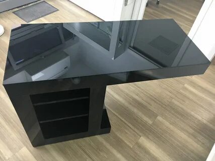 Стеклянный черный столик