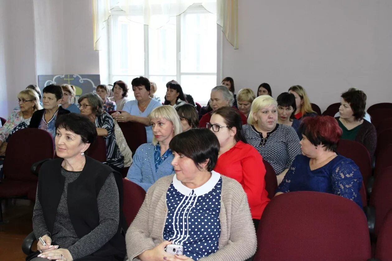 Начальник департамента образования биробиджан. Отдел образования биробиджан. Авачева биробиджан. Коллегия собрание фото. Иро биробиджан.