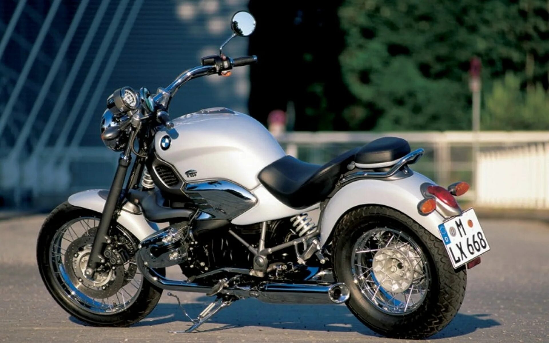 1 18 2020. BMW r1200c. Moto BMW чоппер. BMW r850c. Мотоцикл БМВ 850r.