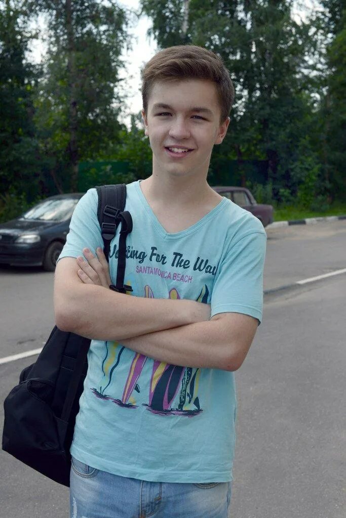 модные подростковые стрижки. картинки для подростков. картинки для подростков. повседневная жизнь подростка. подросток в полный рост.