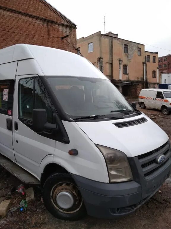 Тойота с пробегом и лен обл. Форд транзит 2010 грузовой фургон. Ford transit 2010 белый. Форд транзит р 492 от 34. Форд транзит 2010 белый.
