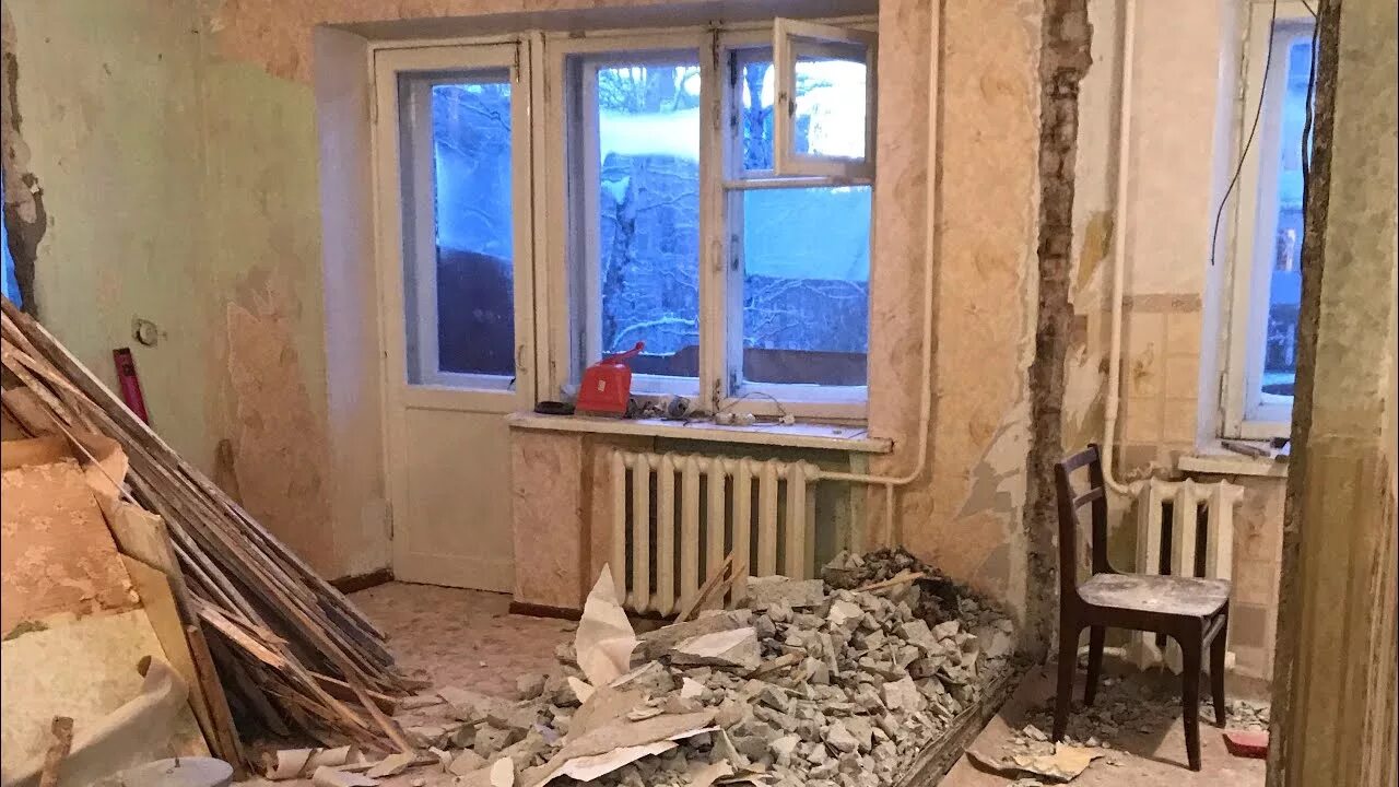 Недорогой капремонт квартир с перепланировкой и материалами. Капремонт хрущевки. уборка хрущевки. разбитые хрущевки. разбитая хрущевка.