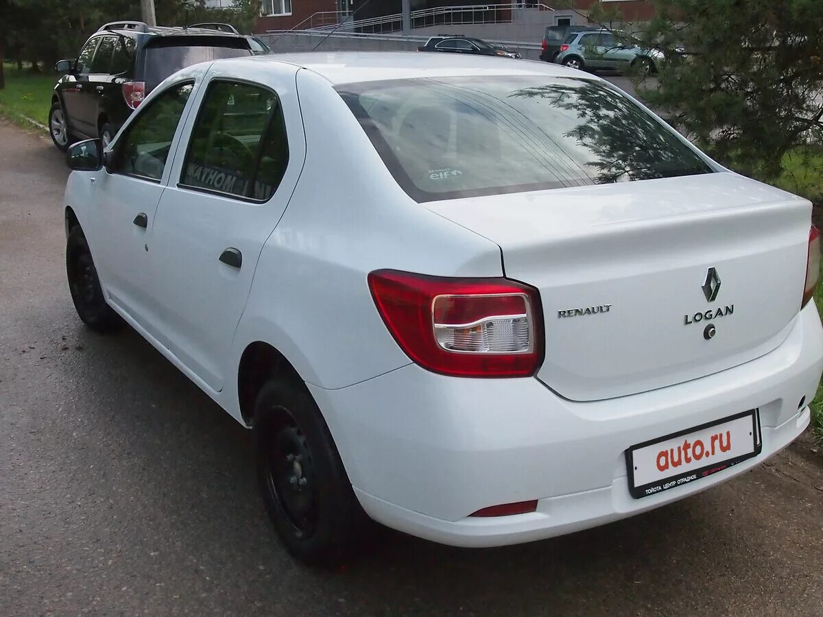 Renault logan белый. Renault logan ii белый. Рено логан рестайлинг 2010. Ренаулт логан 2 белый. Renault логан 2017.