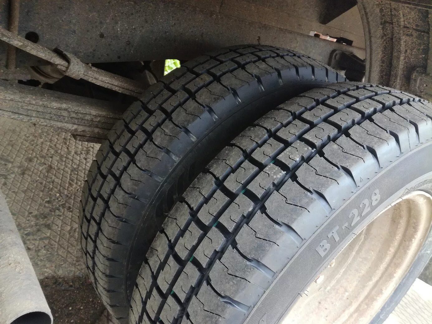 Резина газель лето. 215/75 R16 Газель спарка. 205/75 R16c на Газель. Газель шины Кама 3302. 225/75 R16 на Газель.