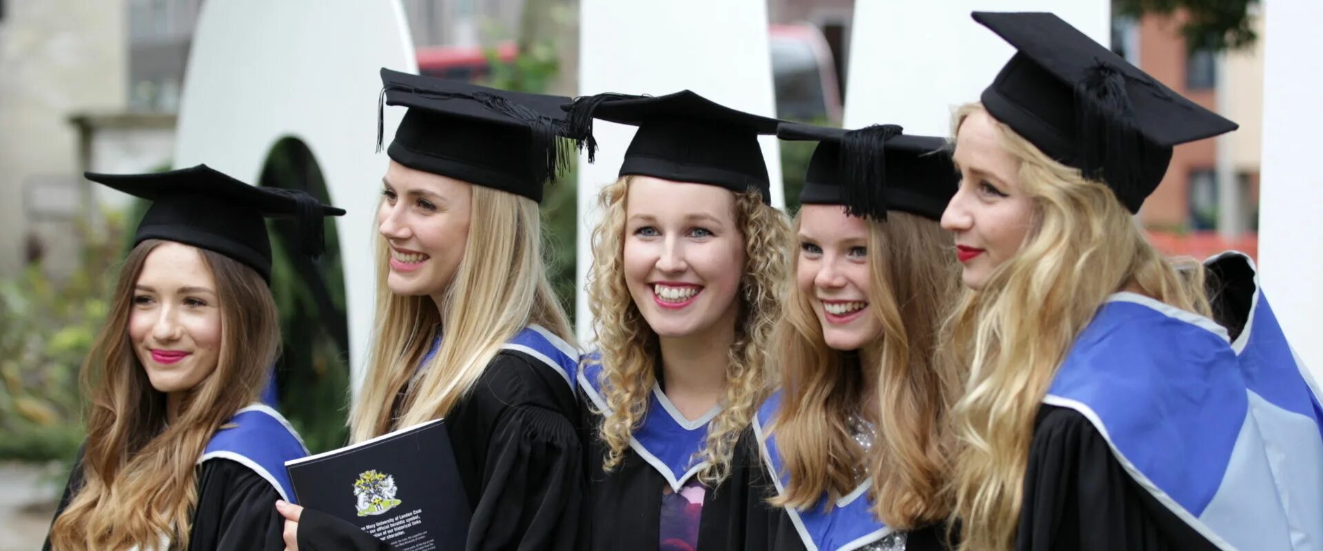 Лондонский университет королевы Марии. Queen Mary College. Queen Mary University of London известные выпускники. Mary is a student