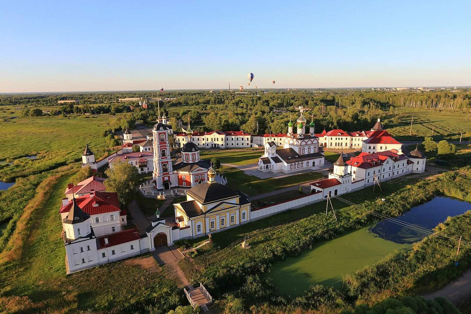 Троице-Сергиев Варницкий монастырь. Варницкий монастырь Ростов. Троице Сергиевский Варницкий монастырь Ростов Великий. Троице-Сергиев Варницкий монастырь, поселок Варницы.