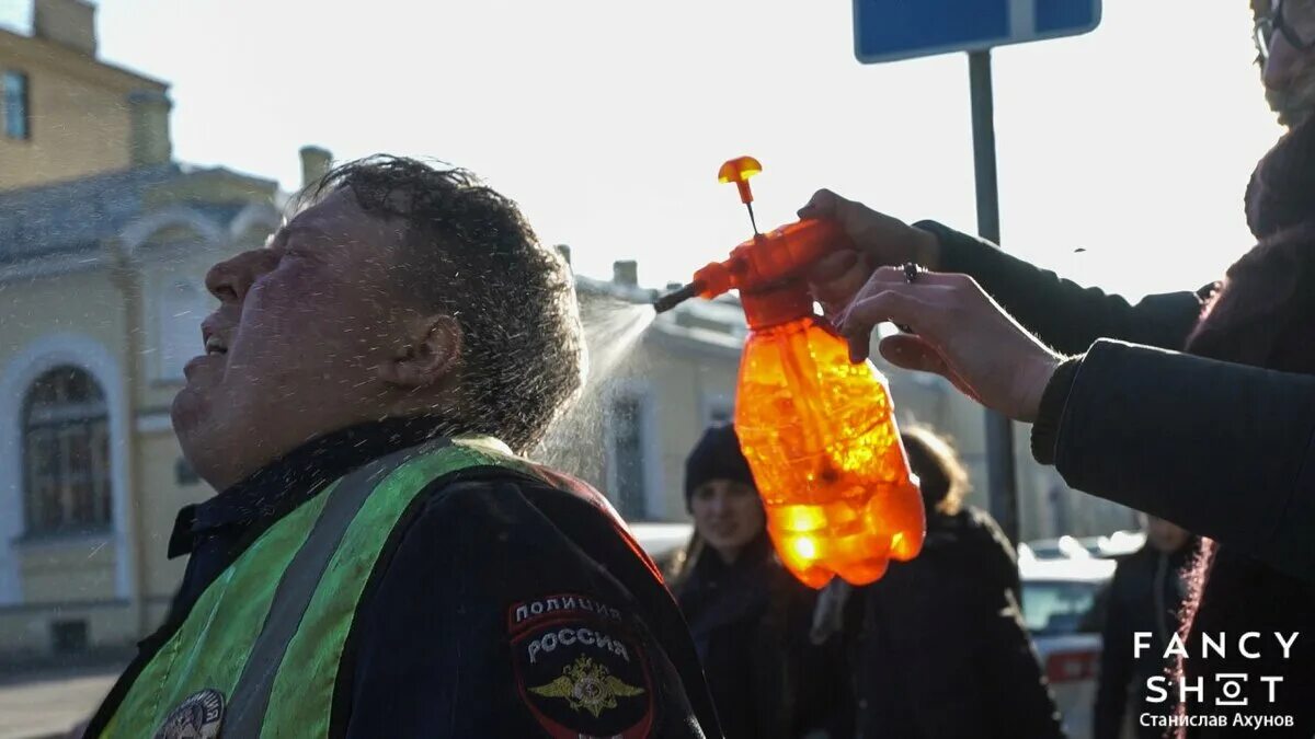 Клип группы ленинград пить. В Питере пить. Съемки клипа Ленинград-Петербург. В Питере пить Ленинград картинка. В Питере пить Ленинград клип.