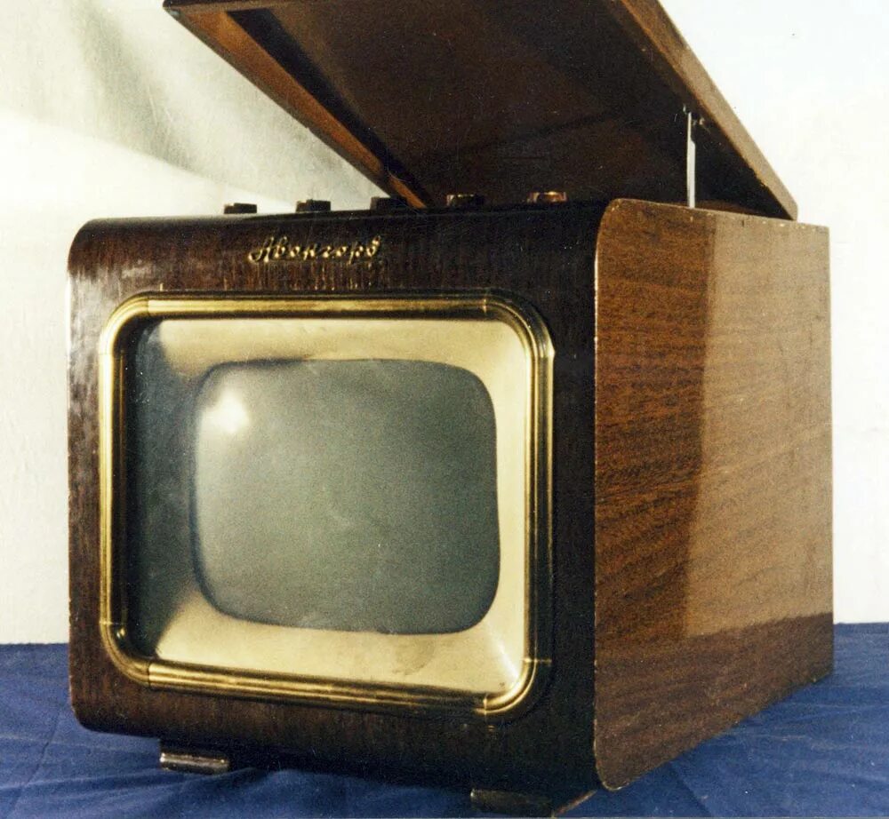 Телевизор Авангард ТЛ-1. Телевизор Авангард 1953. Телевизор Енисей 2. Ламповый телевизор Авангард.