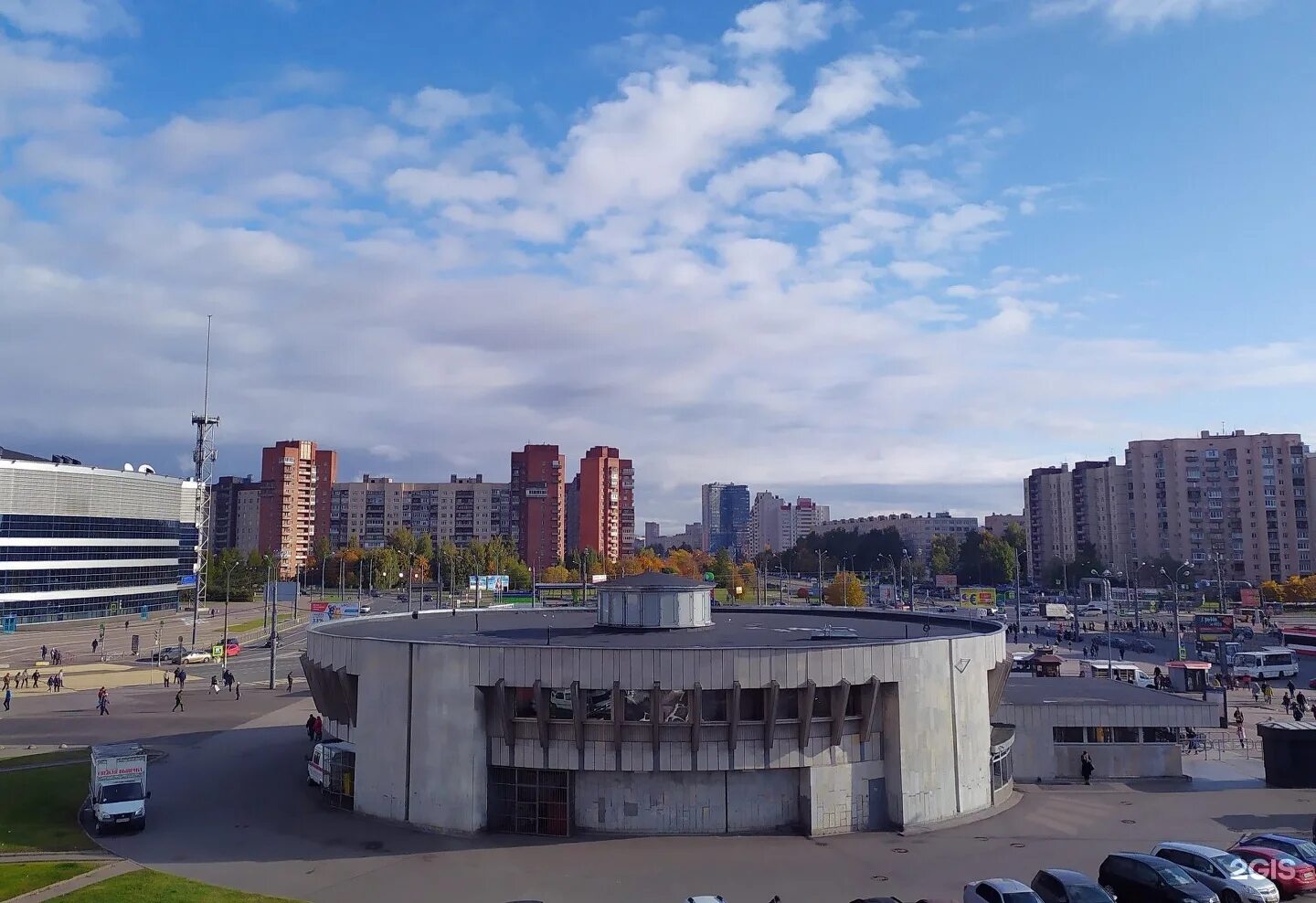 Проспект Большевиков метро. Проспект Большевиков Санкт-Петербург. Станция метро проспект Большевиков. Метро проспект Большевиков Санкт-Петербург.