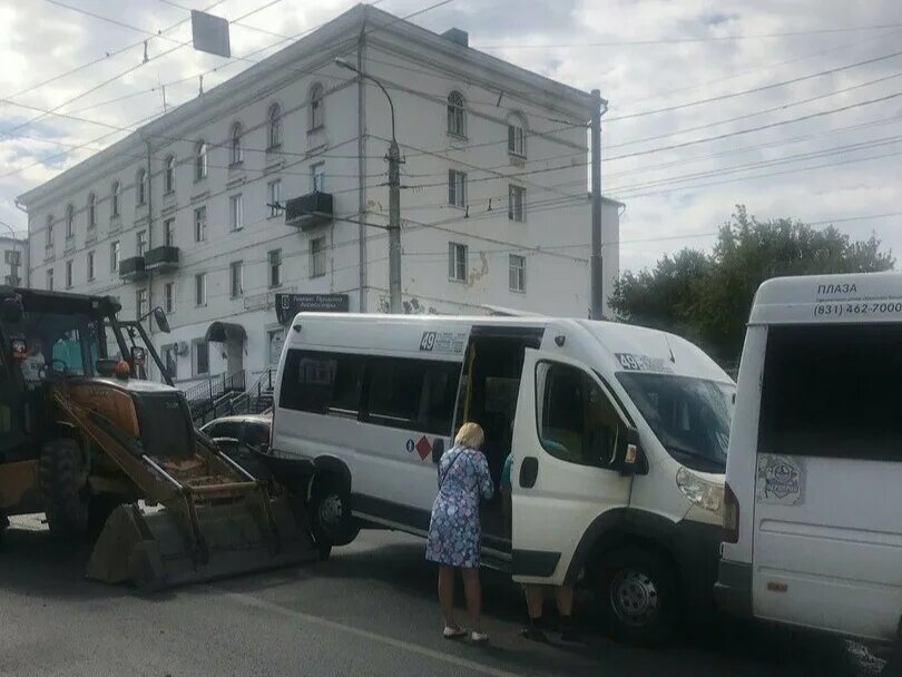 49 автобус ижевск. 49 Маршрутка Пенза. Авария маршрутка с трактором Пенза. 49 Маршрутка Ижевск. ДТП В Пензе с участием трактора и маршрутки 3 дня назад.