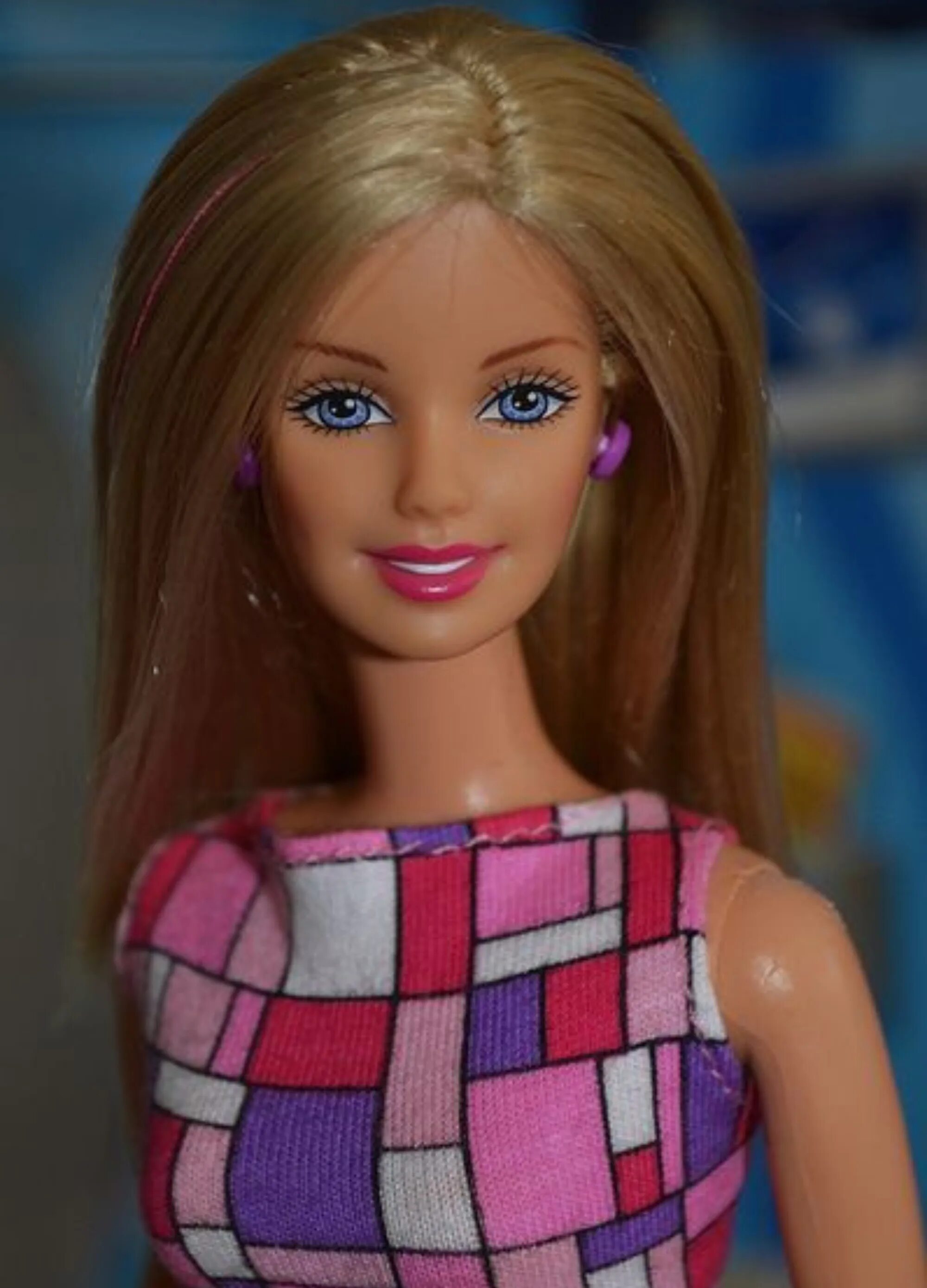 Барби 2000 годов. Barbie 2000s. Кукла Barbie 2000. Старые куклы Барби 2000. Игровые Барби 2000-х годов.