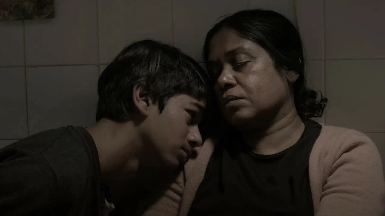 Jealous mommy. Триллер про мать и сына. Фильмы про маму и сына любовь. Per un figlio фильм, 2017. Французская драма мать и сын.