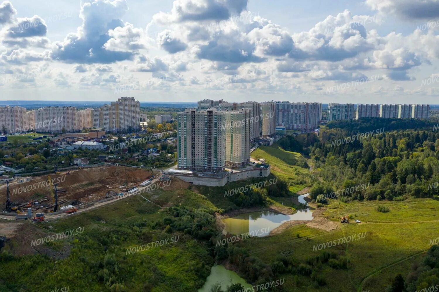 Парк изумрудные холмы красногорск. Жк изумрудный парк. Парк изумрудные холмы красногорск. Жк изумрудные холмы красногорск. Лесопарк изумрудные холмы красногорск.