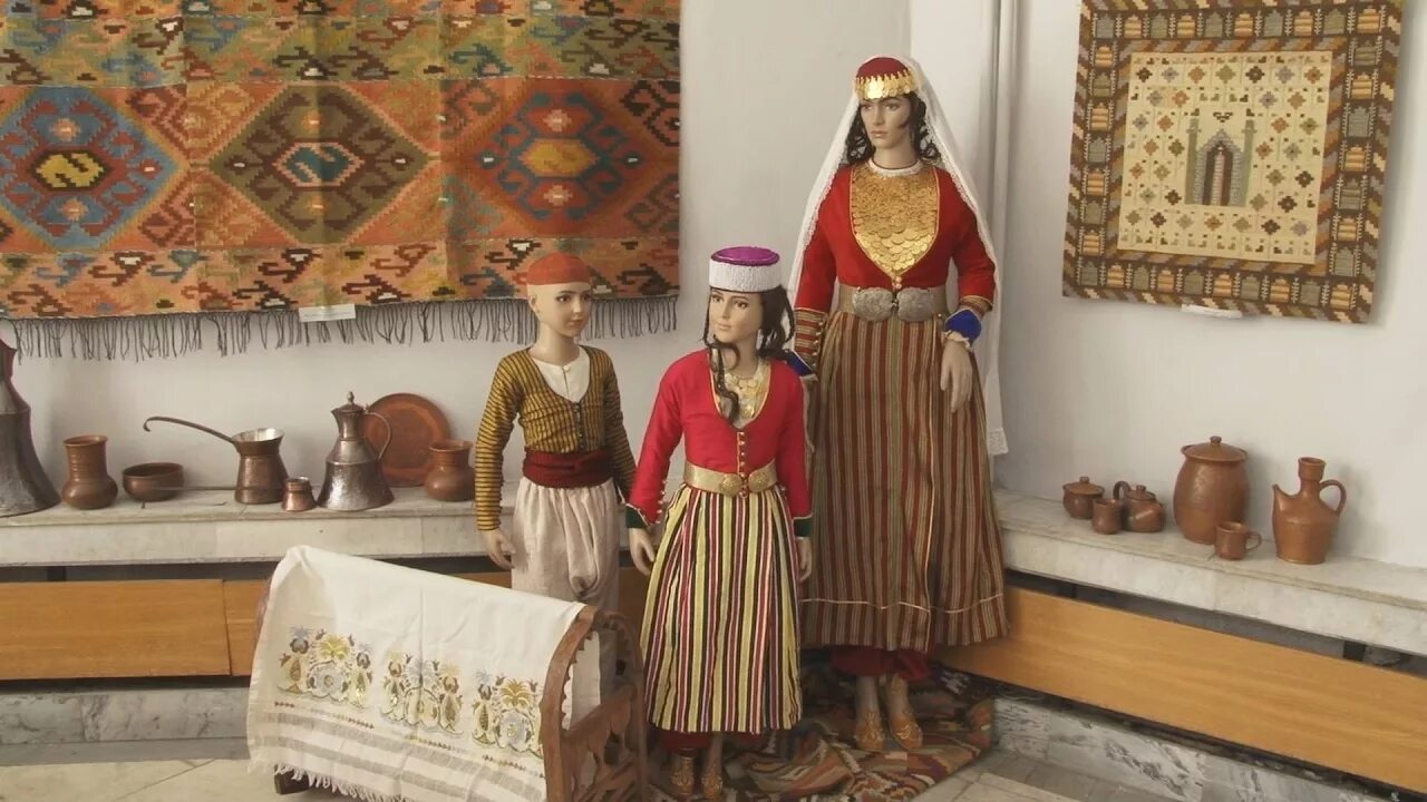 Крымское ханство какие народы. Этнографический музей крымских татар «dervish-evi». крымские татары крымское ханство. крымское ханство татары. одежда крымского ханства бахчисарай.