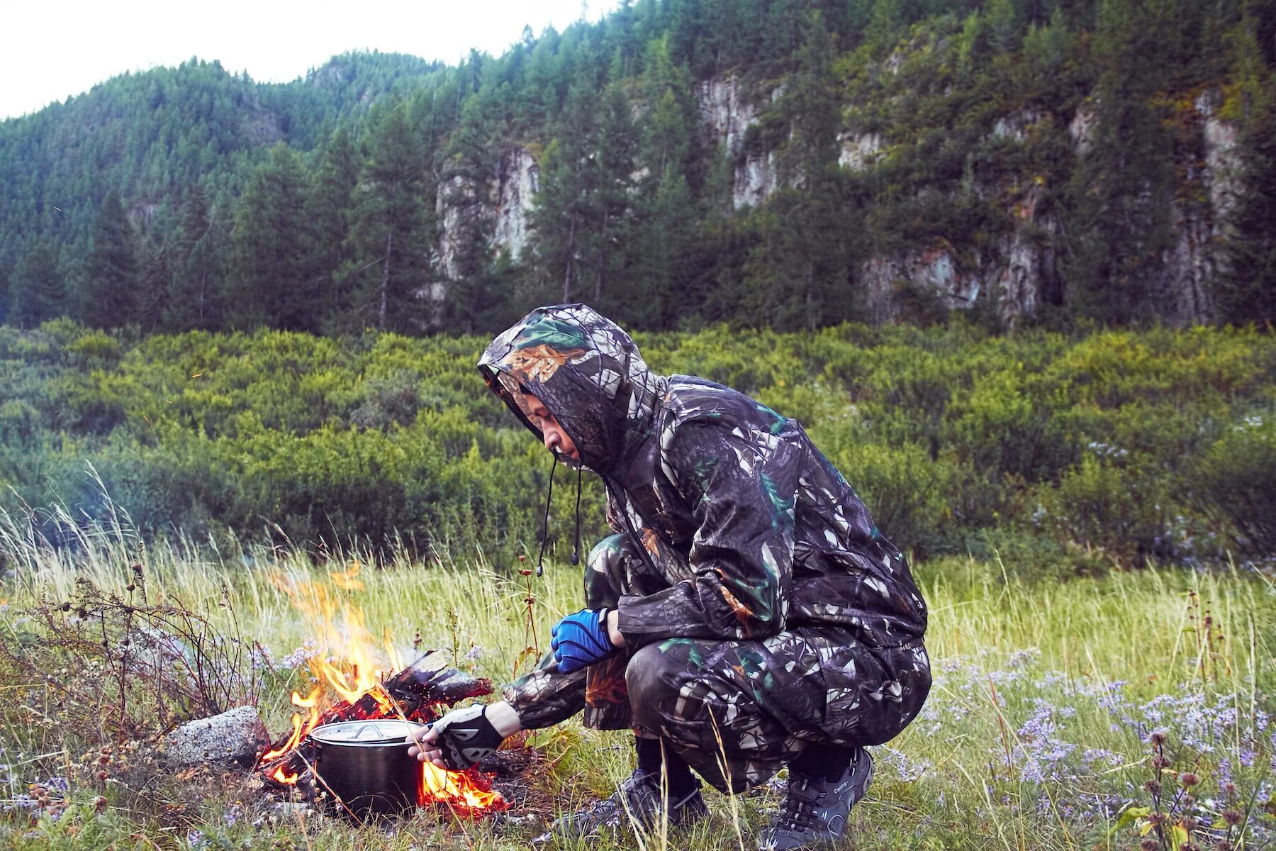 Человек выживший в лесу