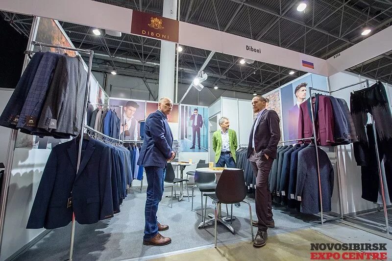 Выставка одежды и обуви. Выставки современного искусства и одежда. Скандинавская выставка одежды. Выставка дизайнеров одежды. Выставка одежды.