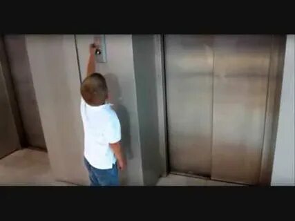 Покажи застрял лифт