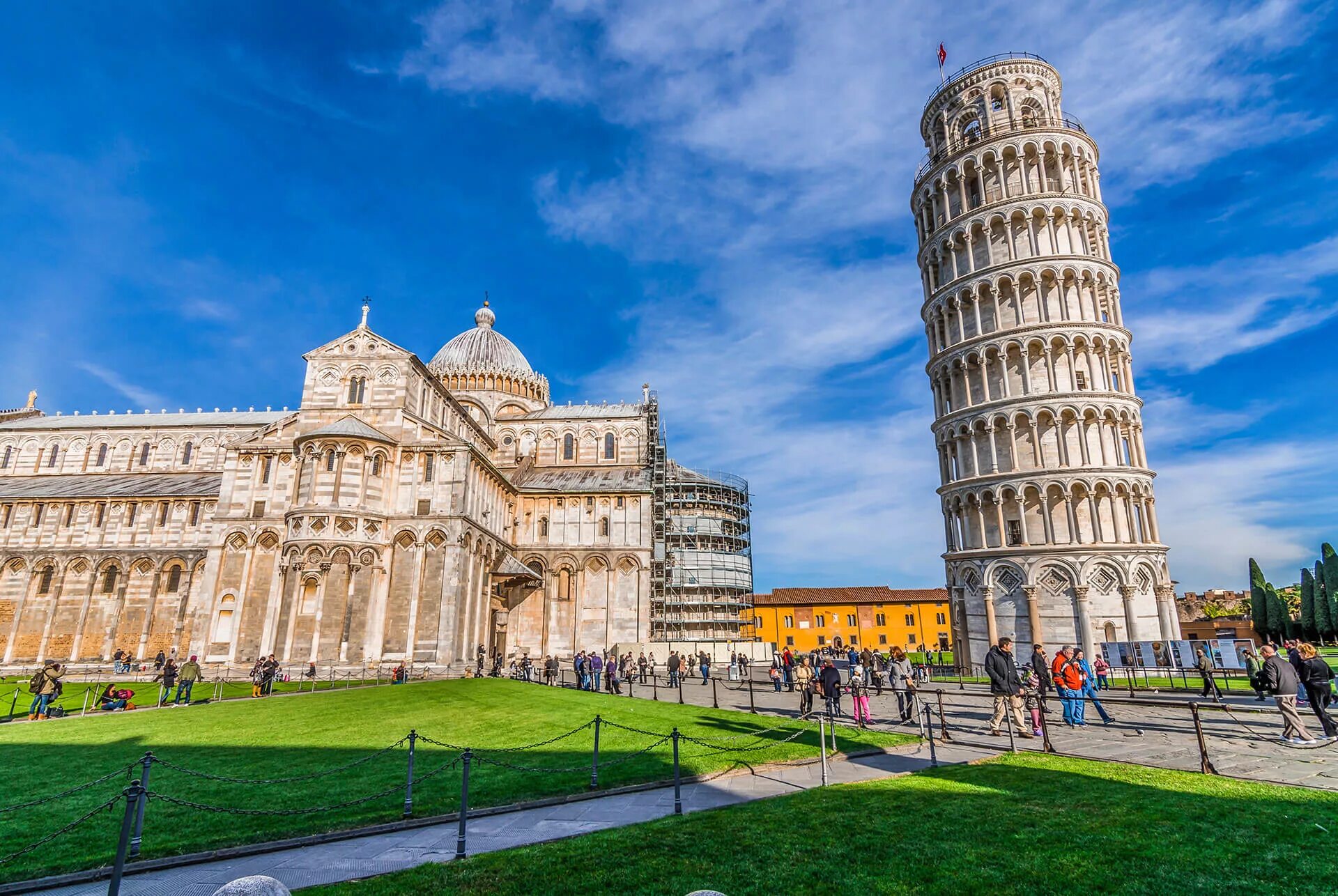 Найди страну италия. Пизанская башня Италия. Венеция Пизанская башня. Пизанская башня ЮНЕСКО. Башни Италии кроме Пизанской.