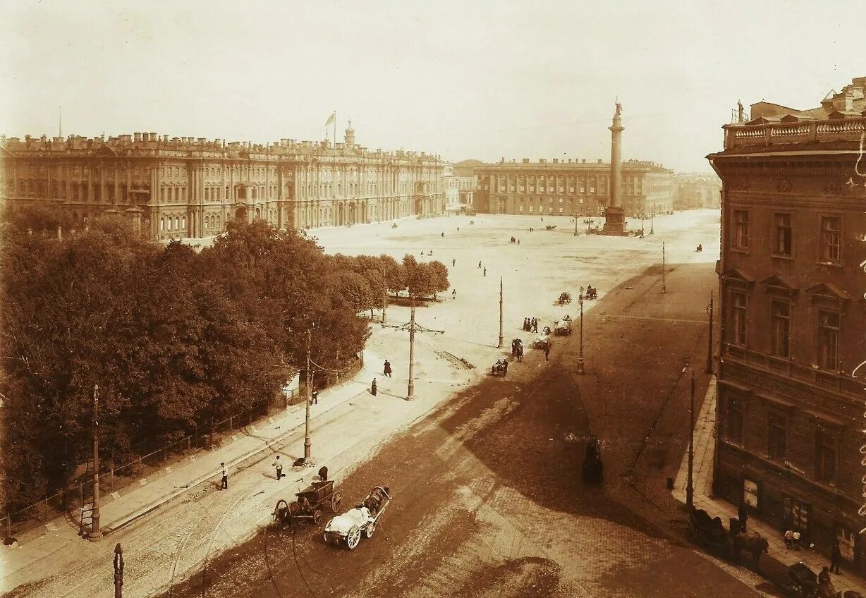 Спб старый сайт. Петербург Дворцовая площадь 1900 год. Дворцовая площадь в Санкт-Петербурге 19 век. Петербург 1913.