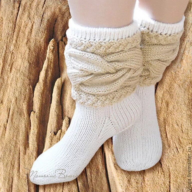 Носочки сапожками. Вязаные носочки. Оригинальные вязаные носки. Оригинальные носки спицами. Вязаные носки женские оригинальные.
