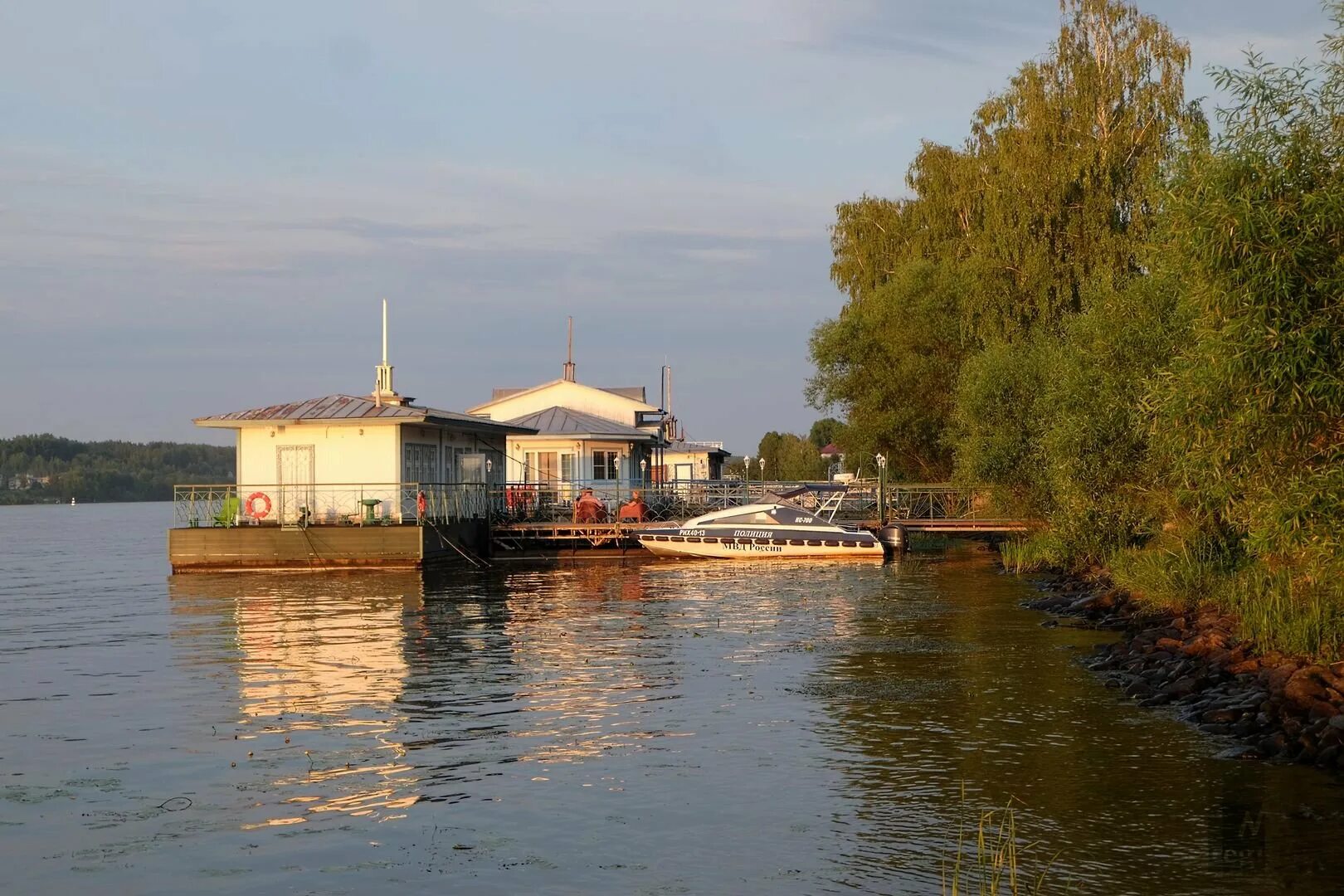 Река Волга Плес. Волга Волга Плес. Плёс на Волге город. Городок Плес на Волге.