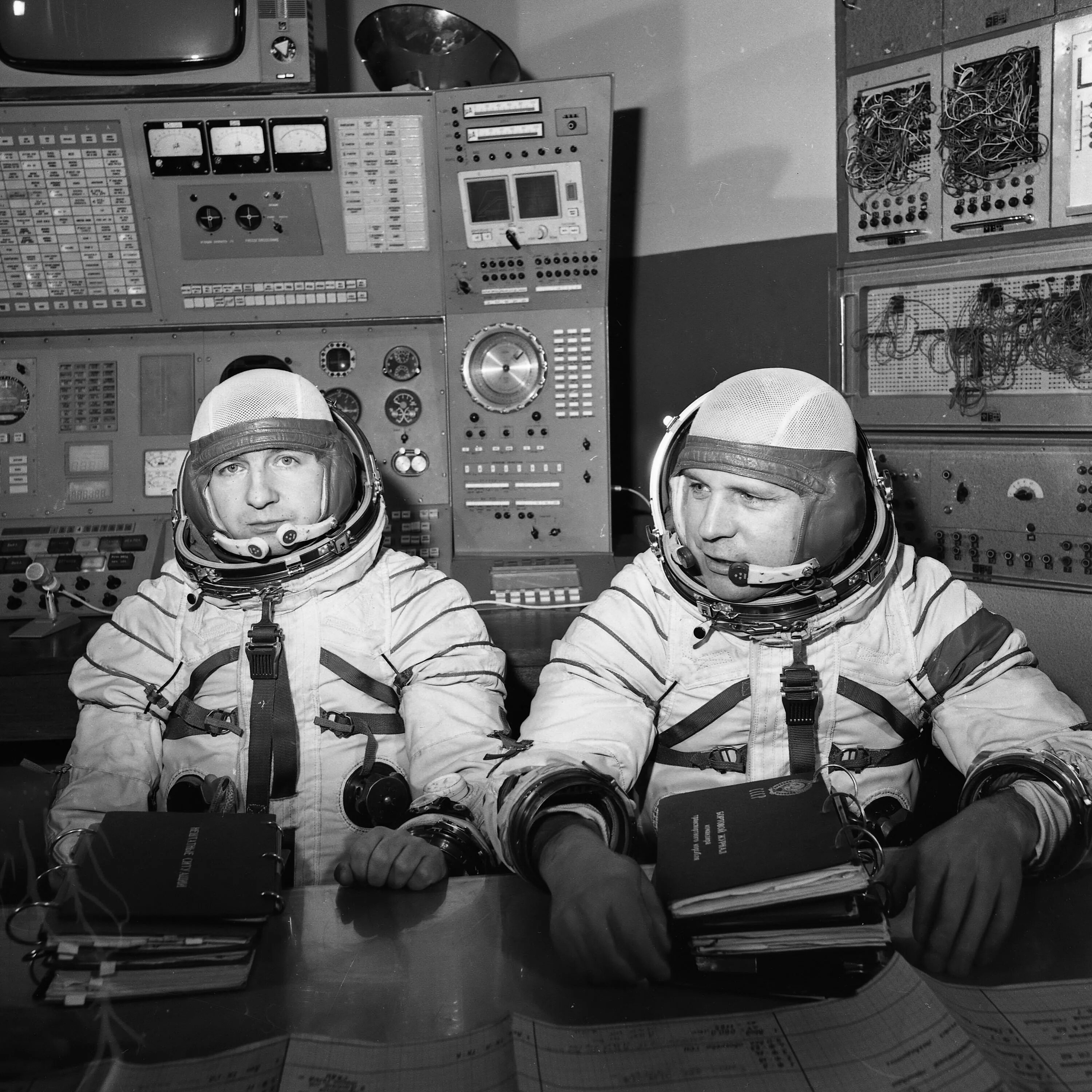 Роскосмос, космодром байконур, ракета, союз. Политика космоса 2024. Спутник союз. Туристическая космическая станция. Музей центра хруничева.