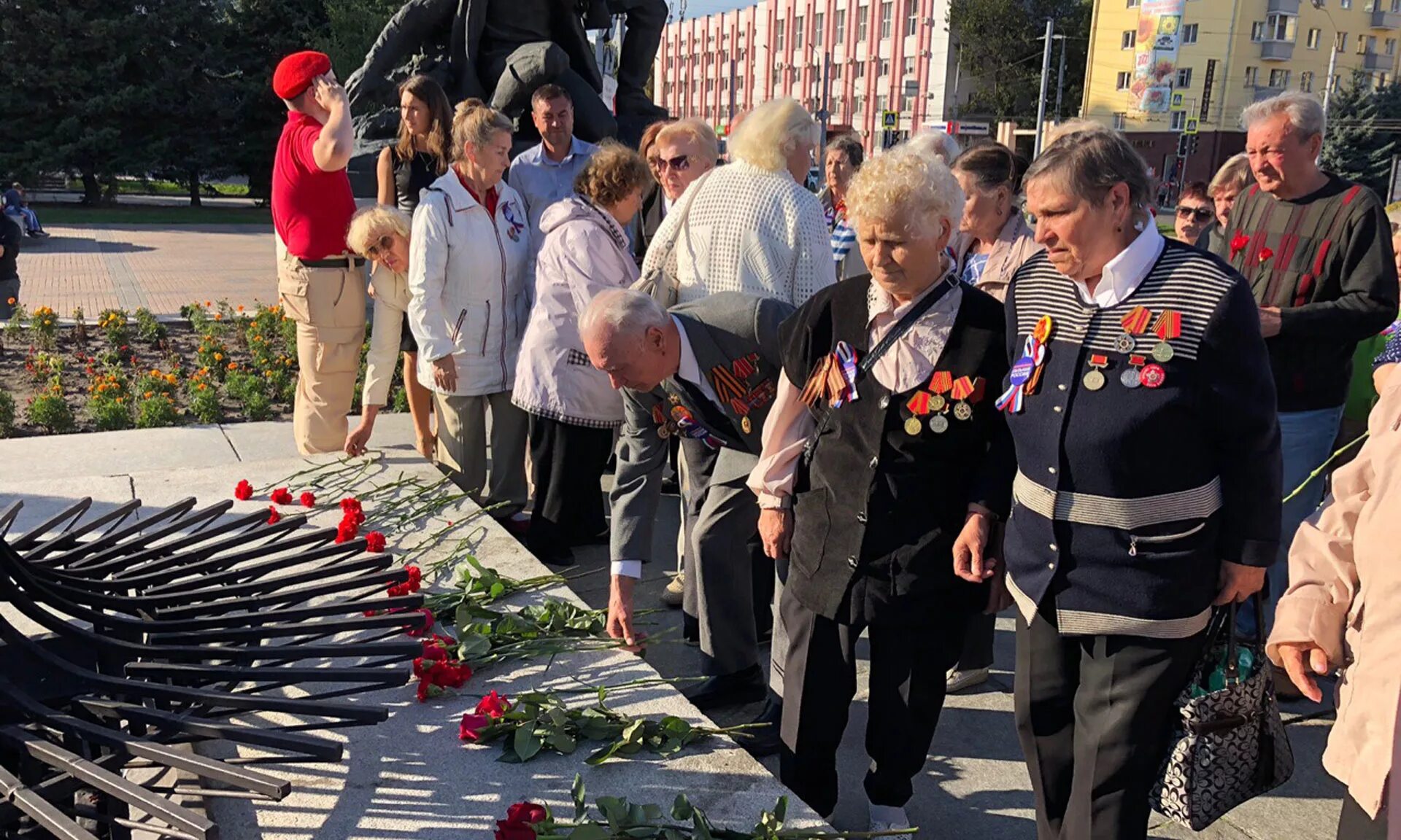 российский союз бывших малолетних узников фашизма. ветеранская организация малолетних узников фашистских концлагерей. день малолетних узников в карелии. день узников концлагерей на поклонной горе. союз бывших малолетних узников фашистских концлагерей.