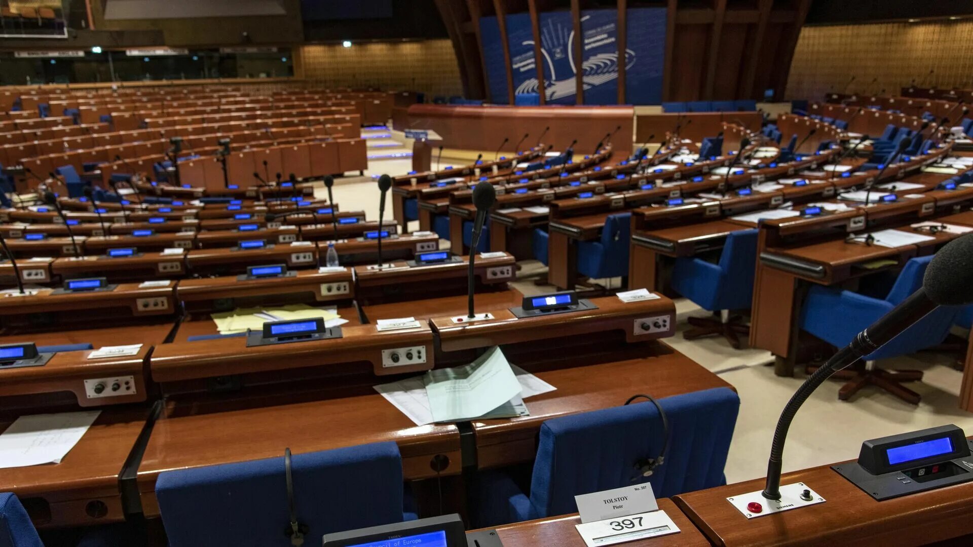 Зал пасе. Ассамблея совета европы. парламентская ассамблея совета европы. комитет министров совета европы. зал заседаний парламентской ассамблеи совета европы в страсбурге.