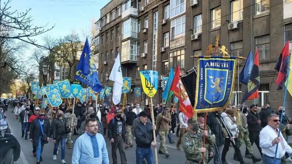 Сс галичина в канаде. Марш СС Галичина в Киеве. Шествие дивизии Галичина в Киеве. Шествие СС Галичина в Киеве 2021. Марш в честь дивизии СС Галичина.