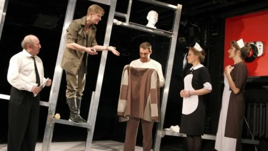 кирилл антипов театр табакова. чепурченко в спектакле дракон. страх и нищета в третьей империи. чепурченко театр. страх и нищета в третьей империи.