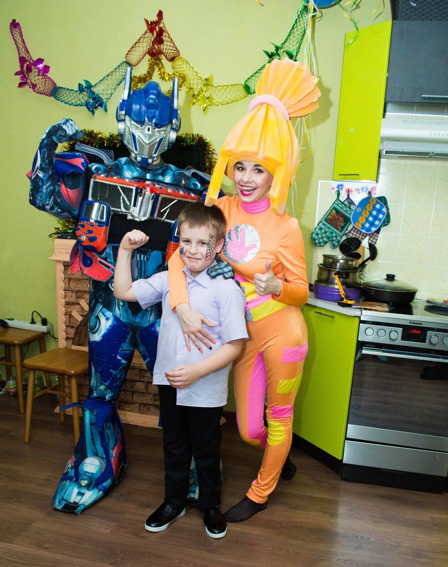 банана аниматоры. карнавальный костюм банан. банана аниматоры. аниматоры принцессы на детский праздник. аниматоры на день рождения ребенка.