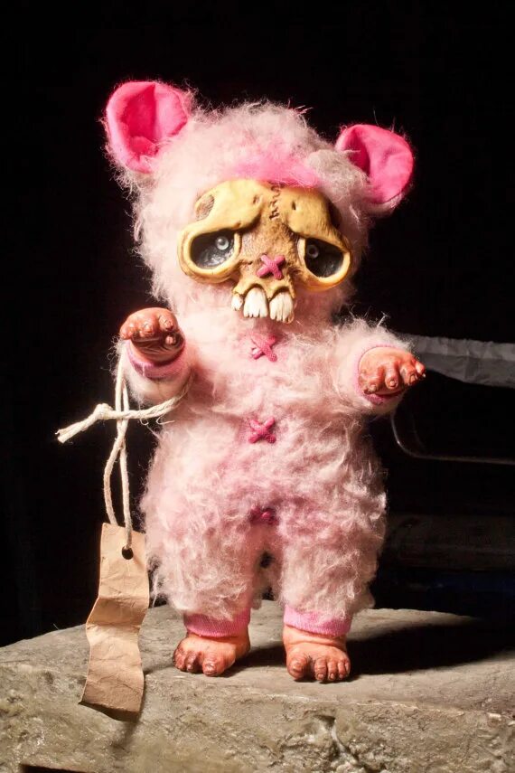 Страшные ботинки. Странные вещи страшные. Очень страшные вещи. Очень страшные вещи. Очень страшные вещи.