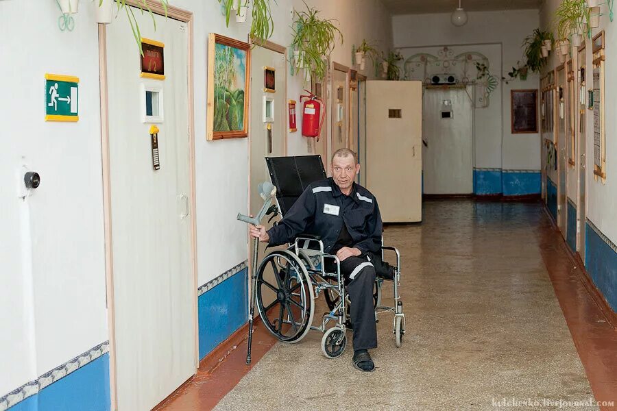 Дом инвалидов в краснодаре доброта. СИЗО для инвалидов. Осужденные инвалиды. Тюрьма для инвалидов. Зеки инвалиды.