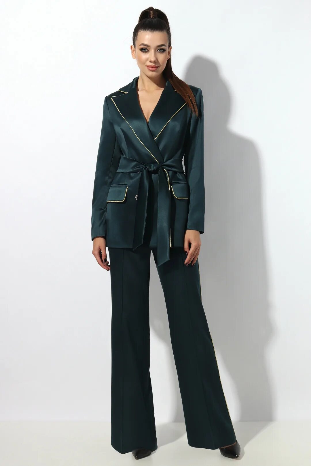 Костюм женский. Классический костюм женский брючный модный. Mia moda одежда. Костюм тройка size plus green rh122 отзывы. Голубая одежда.