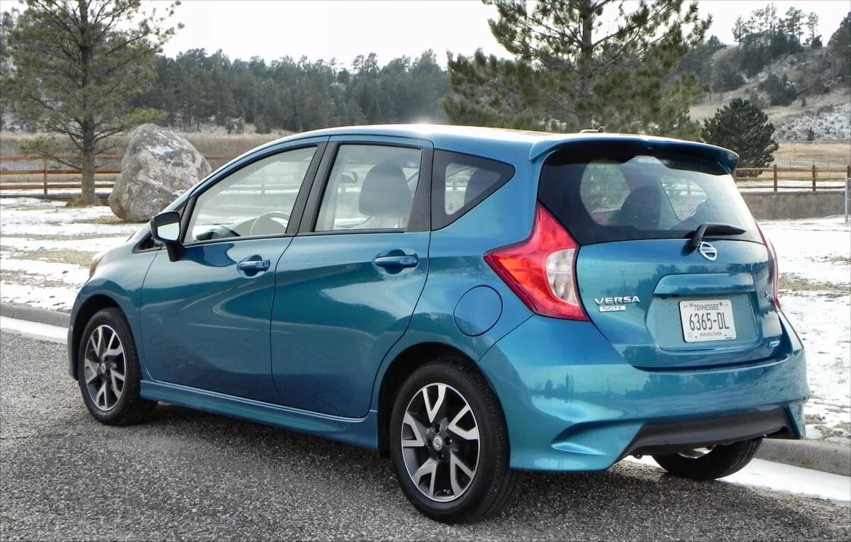 Ниссан ноут е12 размер. Ниссан ноут е12. Nissan Versa Note 2015. Ниссан ноут е12 2015. Nissan Note кузов e12.