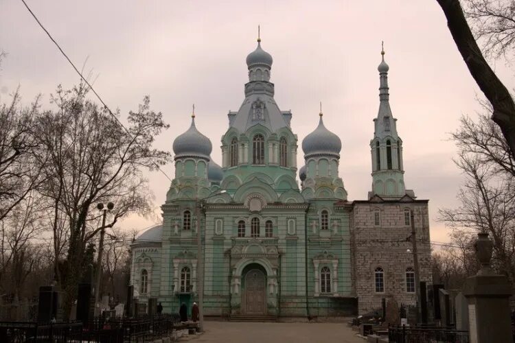 Одесская церковь. Храм в Одессе. Евлампиевская Церковь-усыпальница Пенза. Главный храм Одессы сейчас. Староказачье храм Покрова Одесса.