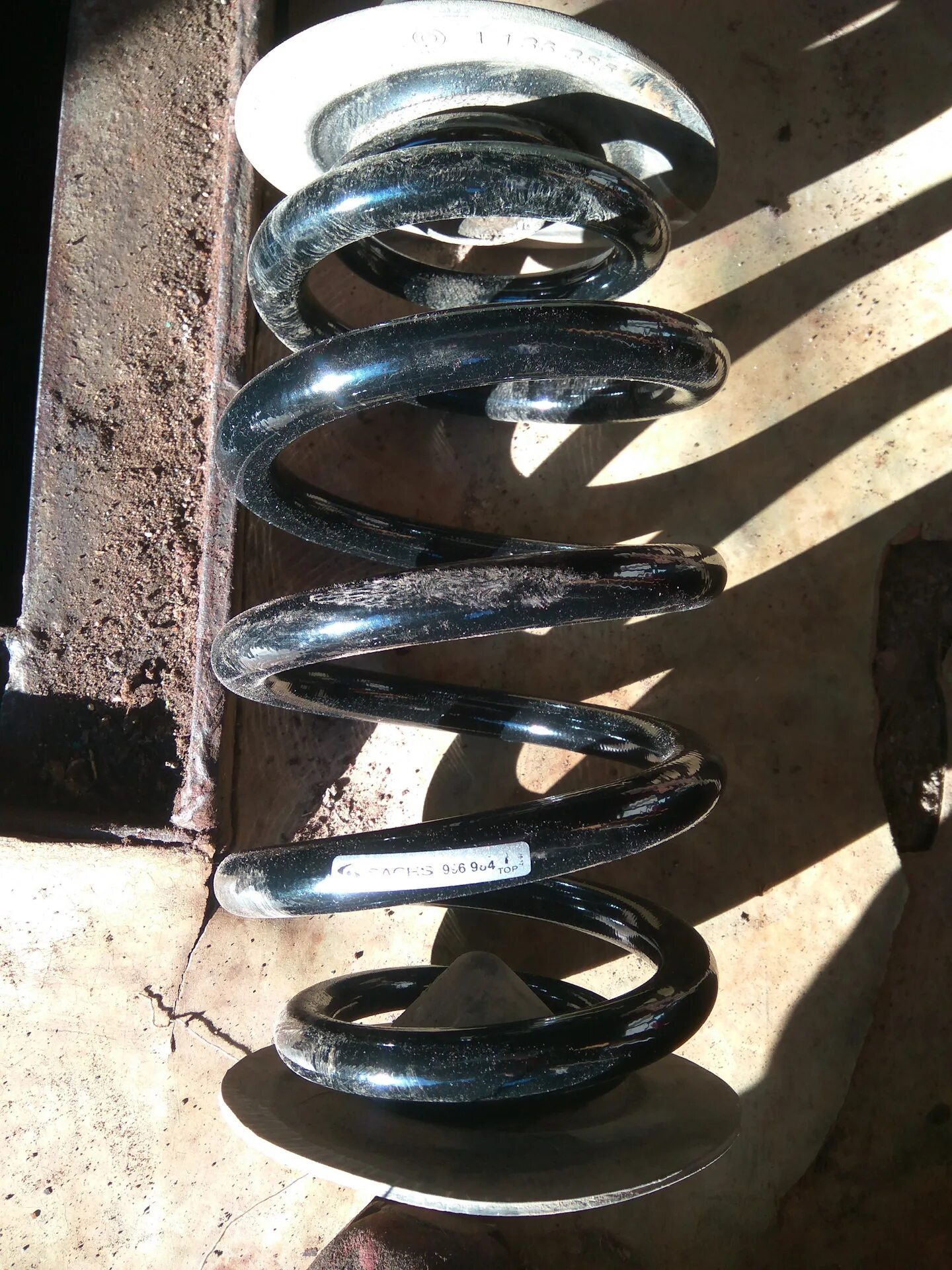 Задние пружины бмв х5 е53. Пружины бмв 3 е90. Задние пружины бмв е70. Пружины на бмв х5 е53 для увеличения клиренса. Пружина h&r 28959-2.