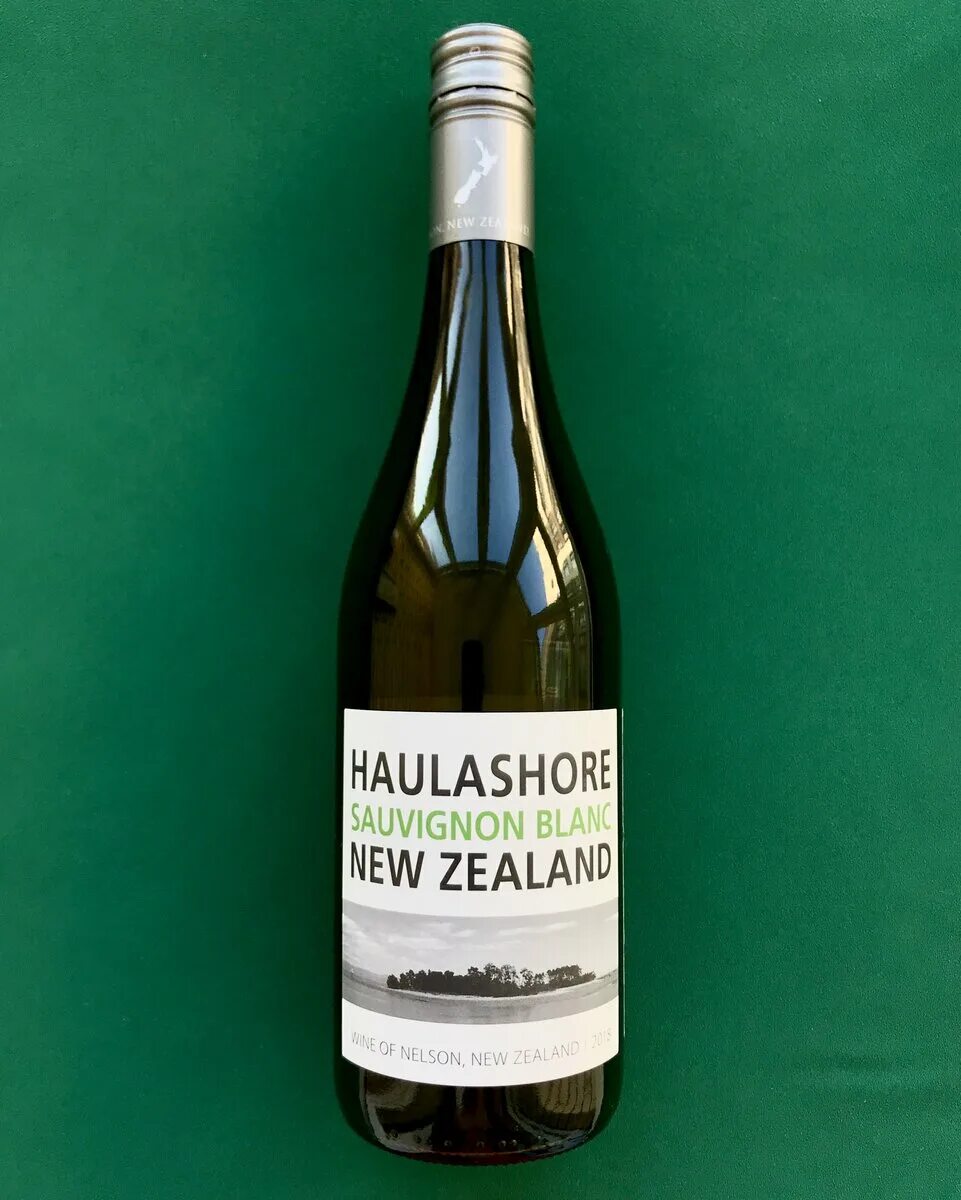 Вино новая Зеландия белое сухое Совиньон. Совиньон Блан Haulashore. Sauvignon Blanc (новая Зеландия) Marlborough. Вино Haulashore Sauvignon Blanc New Zealand.