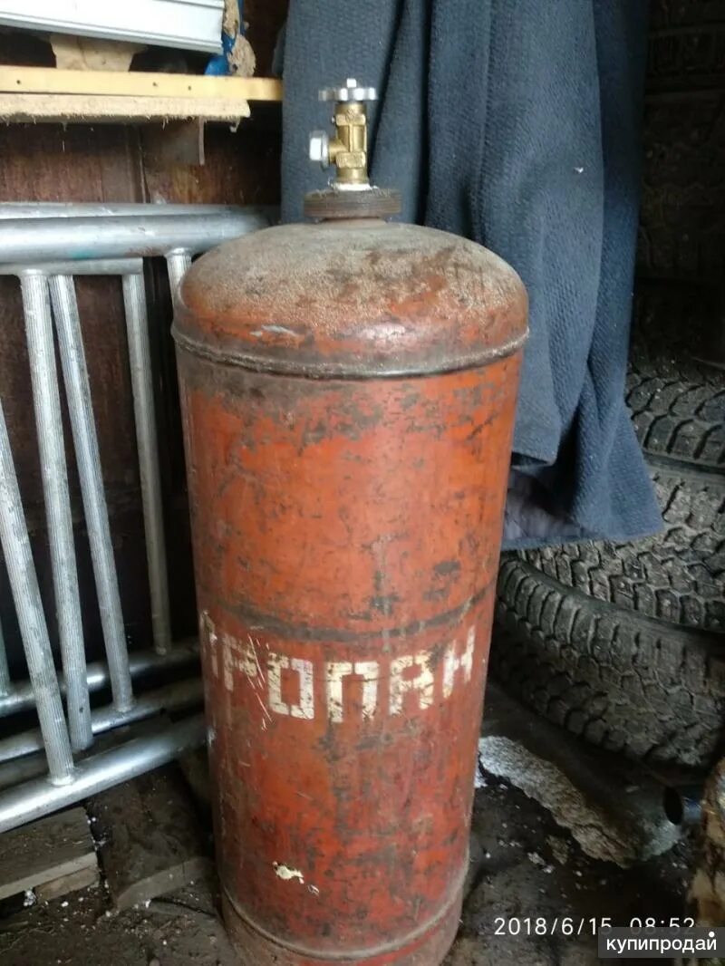 Продам газовый баллон. Газовый баллон 40л. газовый баллон 40 литров. старый газовый баллон. баллон для газа 40 литров.