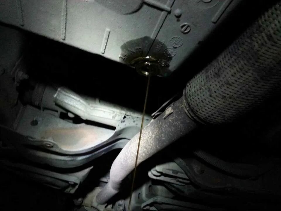 Вид двигателя опель астра н снизу. 8 бензин. Щуп масляный опель астра j 1. Замена масла опель н. 6.