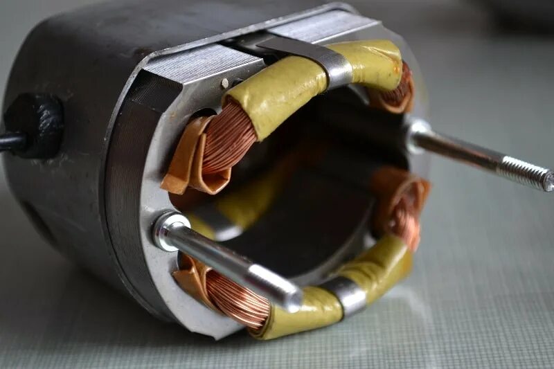 коллекторные электродвигатели 220 вольт. двигатель бытовой машины. электродвигатель 220в для стиральной машины веко. коллекторный эл мотор 220 вольт 2квт". двигатель бытовой машины.