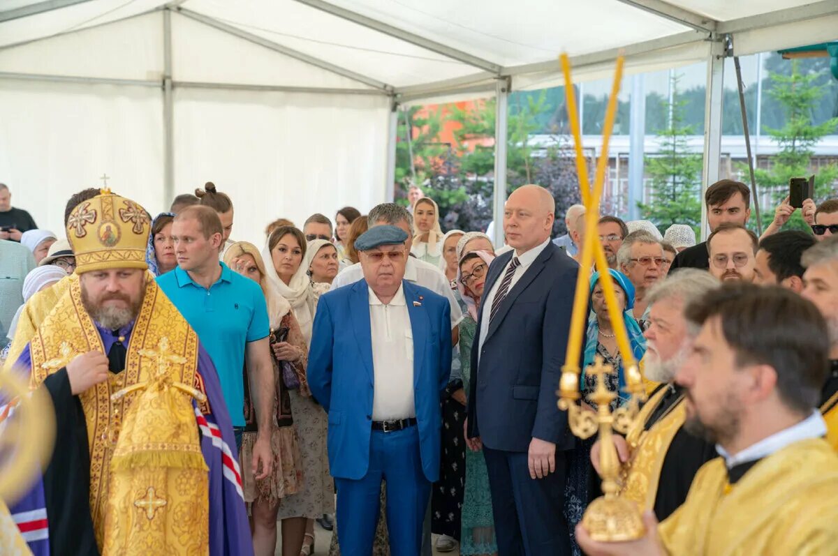 С праздником крещения руси. Празднование дня крещения руси. Крещение руси. Крещение руси владимиром. Что такое молебен в церкви.